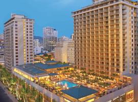 Embassy Suites by Hilton Waikiki Beach Walk，位于檀香山夏威夷大学玛诺分校附近的酒店