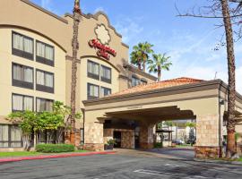 洛杉矶/阿卡迪亚希尔顿恒庭酒店，位于阿卡迪亚洛杉矶县植物园附近的酒店