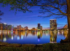 Embassy Suites by Hilton Orlando Downtown，位于奥兰多安利中心附近的酒店