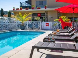 IBIS Cannes Mouans Sartoux Piscine parking gratuit，位于穆昂萨尔图的宜必思酒店