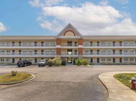 Extended Stay America Select Suites - Columbia - Ft Jackson，位于哥伦比亚的酒店