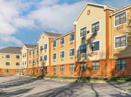 Extended Stay America Select Suites - Detroit - Farmington Hills，位于法明顿希尔斯的酒店