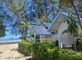 PAN Beachfront Resort Krabi，位于功孟海滩的酒店