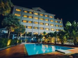 Sisombat Plaza Hotel，位于万荣的酒店