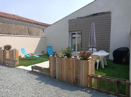 Le hangar de mamie，位于Prisse-la-Charriere的酒店