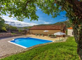 Holiday Home Lukata by Interhome，位于Drivenik的酒店