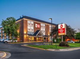 Best Western Plus Alexandria Fort Belvoir，位于亚历山德里亚的酒店