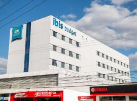 ibis budget Itaperuna，位于伊塔佩鲁纳的酒店