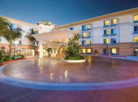 圣地亚哥/德尔马汉普顿酒店，位于圣地亚哥多利松高尔夫球场附近的酒店