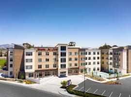 Hampton Inn & Suites El Cajon San Diego，位于埃尔卡洪格罗斯蒙特学院附近的酒店