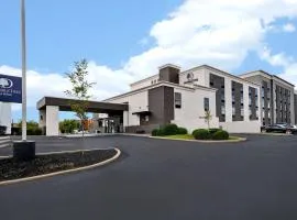 DoubleTree by Hilton St. Louis Airport, MO，位于兰伯特-圣路易斯国际机场 - STL附近的酒店