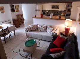 Maison dans hameau calme，位于Saint-Eugène的酒店