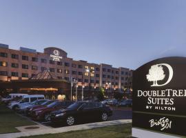 本顿维尔希尔顿逸林套房酒店，位于本顿维尔的酒店