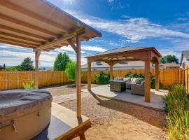 Prescott Valley Retreat with Private Hot Tub!，位于普雷斯科特山谷的别墅