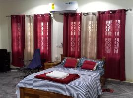 OGK, Ghana，位于阿克拉的乡村别墅