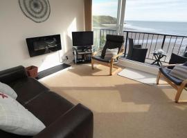 9_304 Redcliffe Apartments, Caswell Bay，位于Bishopston的酒店