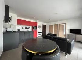 Les Iris - T2 au pied du tram avec garage