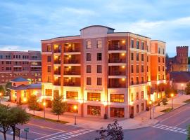 Hampton Inn & Suites Saratoga Springs Downtown，位于萨拉托加泉的酒店