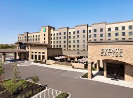 Embassy Suites San Antonio Brooks City Base Hotel & Spa，位于圣安东尼奥的Spa酒店