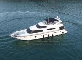 Bodrum Private Yacht Rental，位于博德鲁姆的酒店