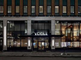 Vogue Hotel Montreal Downtown, Curio Collection by Hilton，位于蒙特利尔Montreal Museum of Fine Arts附近的酒店