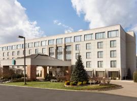 Embassy Suites by Hilton Piscataway Somerset，位于皮斯卡特维的精品酒店