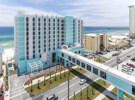 Hampton Inn & Suites Panama City Beach-Beachfront，位于巴拿马城海滩海湾世界海洋公园附近的酒店