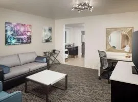 DoubleTree Suites by Hilton Hotel Detroit Downtown - Fort Shelby