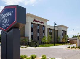 Hampton Inn Spicer Green Lake, MN，位于Spicer的酒店