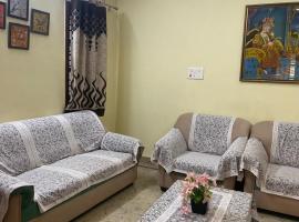 Ghar-fully furnished house with 2 Bedroom hall and kitchen，位于班加罗尔的别墅