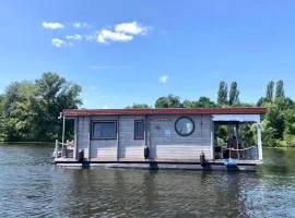 Hausboot NautikHus auf der Havel