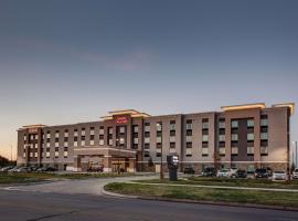 Hampton Inn & Suites-Wichita/Airport, KS，位于威奇托的酒店