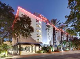 迈阿密椰林/科勒尔盖布尔斯希尔顿恒庭酒店，位于迈阿密的精品酒店