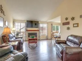 Grill, Fireplace & Fenced-In Yard: Thornton Home!