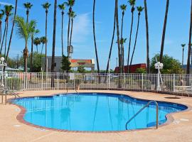 Victoria Palms Inn and Suites，位于Donna的酒店