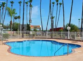 Victoria Palms Inn and Suites