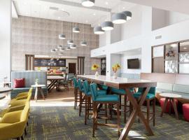 Hampton Inn & Suites Pittsburgh New Stanton PA，位于新斯坦顿的酒店