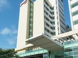 巴兰基亚希尔顿汉普顿酒店，位于巴兰基亚的酒店