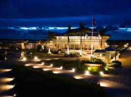 Mahogany Bay Resort and Beach Club, Curio Collection，位于圣佩德罗的酒店