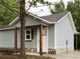 Cozy Cottage • King Bed • Grove • Kayaks • Boat Parking