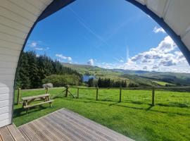 Forester's Retreat Glamping - Dinas View，位于阿伯里斯特威斯的豪华帐篷营地