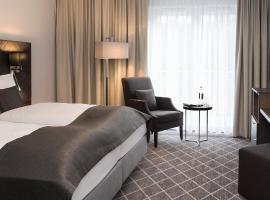 特斯图根堡维克托住宅式酒店，位于Teistungen的高尔夫酒店