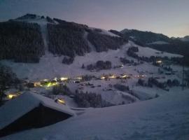 Demi Chalet Le LACHAT，位于圣母贝莱克的滑雪度假村