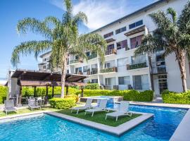 Pura Vida Loft - Pool Amenities and Parking，位于圣何塞的酒店