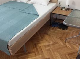 Airport MD rooms，位于贝尔格莱德的酒店