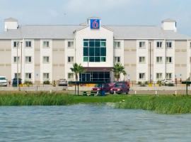 第6伊格帕斯湖畔汽车旅馆，位于伊格尔帕斯的酒店