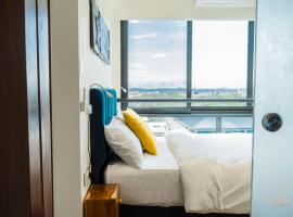 SOLEA 1 bedroom apartment - Central, comfortable, cozy, balcony, pool, gym