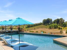 Gaia Inn & Spa- Adults Only- Temecula Wine Country，位于蒂梅丘拉利器酒窖附近的酒店