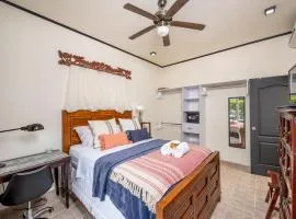 Tamarindo Gem: 1BR Apt in Heart!