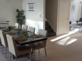 Large Home @Kingston Foreshore